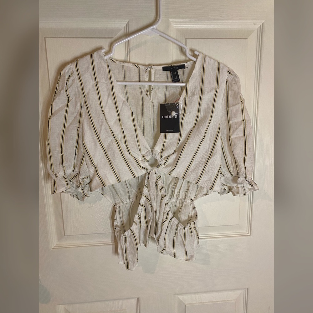 Forever21 cut out detail blouse